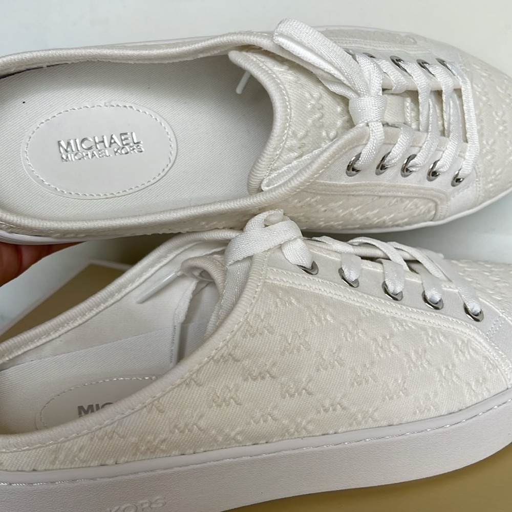 Michael Kors POPPY SLIDE SNEAKERS MK DEBOSSED WASHED DENIM
49T4POFP2D Platforms - Picture 14 of 16